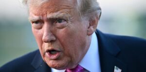 Trump no descarta nuevos ataques en Venezuela y acusa a Maduro de robarse las elecciones