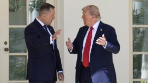 Trump reacciona crípticamente a la incursión de Rusia en Polonia: “Allá vamos” | elperiodico.com