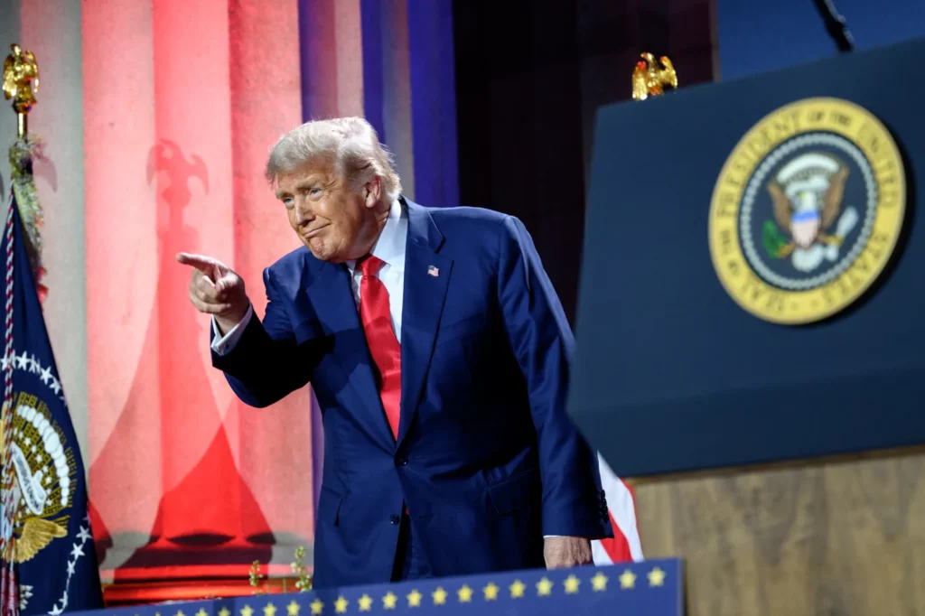 Trump y Maduro chocan por versiones del ataque contra lancha en el Caribe