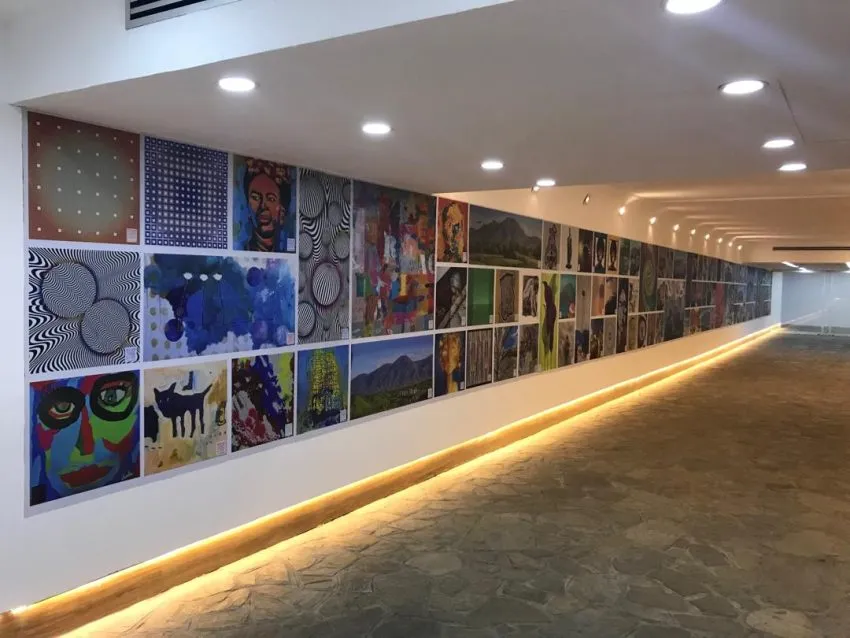 Túnel peatonal es una galería que exhibe 200 obras de arte