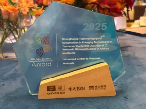 UCV recibió premio internacional por capacitar a docentes con tecnologías de vanguardia