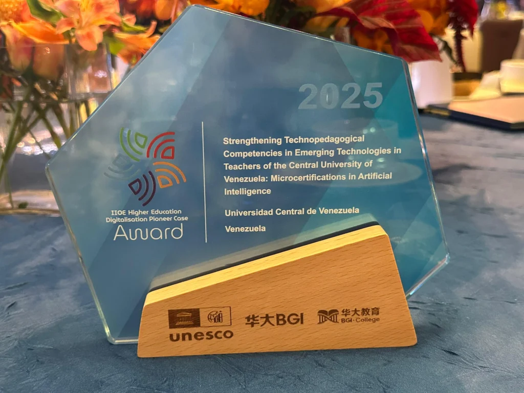 UCV recibió premio internacional por capacitar a docentes con tecnologías de vanguardia