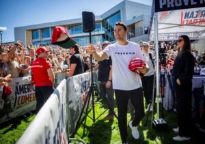 ÚLTIMA HORA | Director del FBI confirma detención del atacante que asesinó al activista conservador Charlie Kirk – AlbertoNews