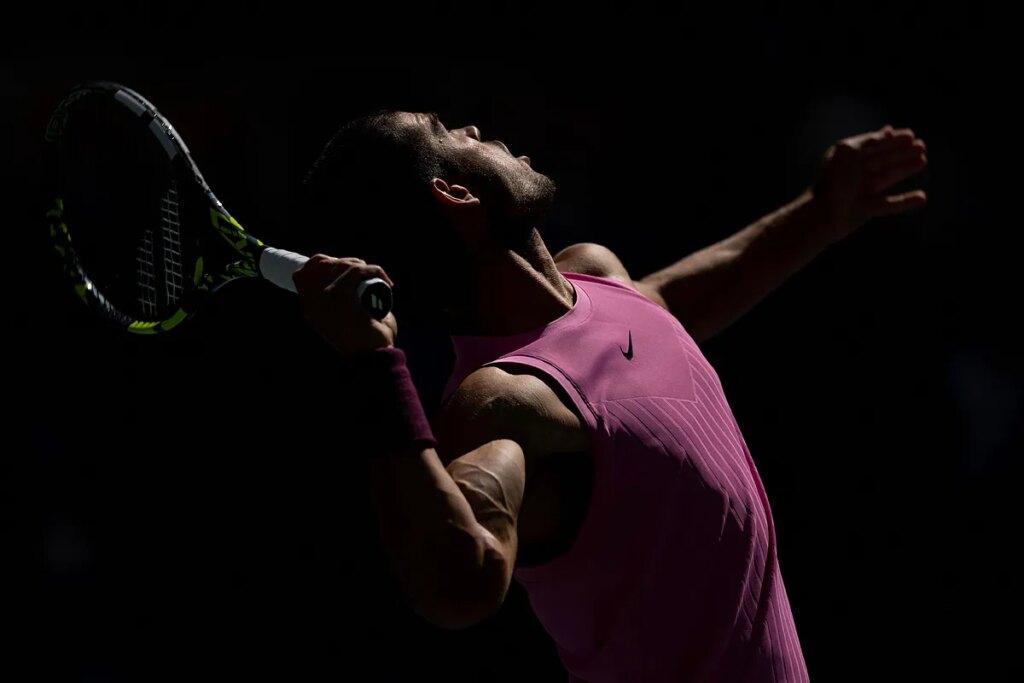 US Open: ¿Cómo Carlos Alcaraz cambió su saque hasta convertirse en un especialista? "Ahora el brazo y la muñeca le van sueltos"
