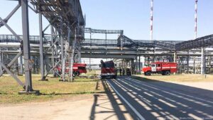 Ucrania dice haber alcanzado refinería rusa en Leningrado – DW – 14/09/2025