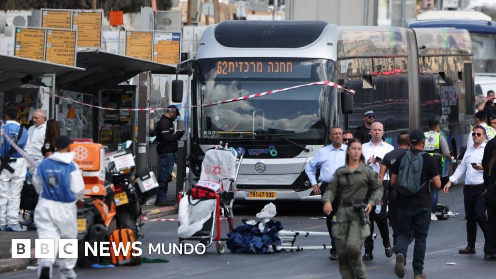 Un tiroteo en una parada de autobús de Jerusalén deja al menos 6 muertos, entre ellos un joven español