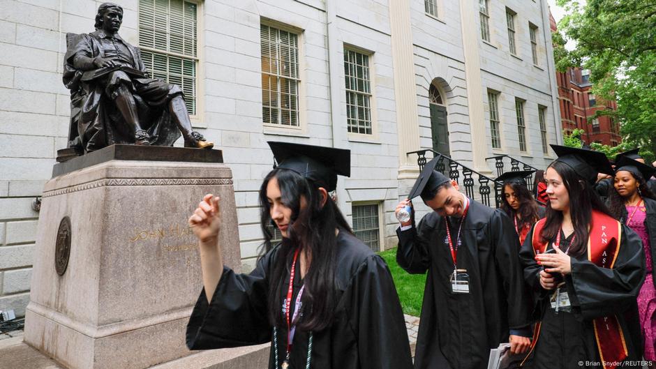 Universidad de Harvard logra una victoria legal contra Trump – DW – 04/09/2025