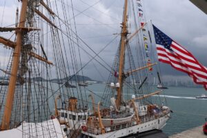 Velero de la Guardia Costera de EEUU cruza el Canal de Panamá tras gira por el Pacífico – AlbertoNews