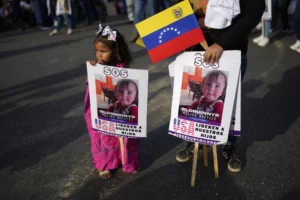 Venezolanas deportadas piden ayuda a Melania Trump para reunirse con sus hijos
