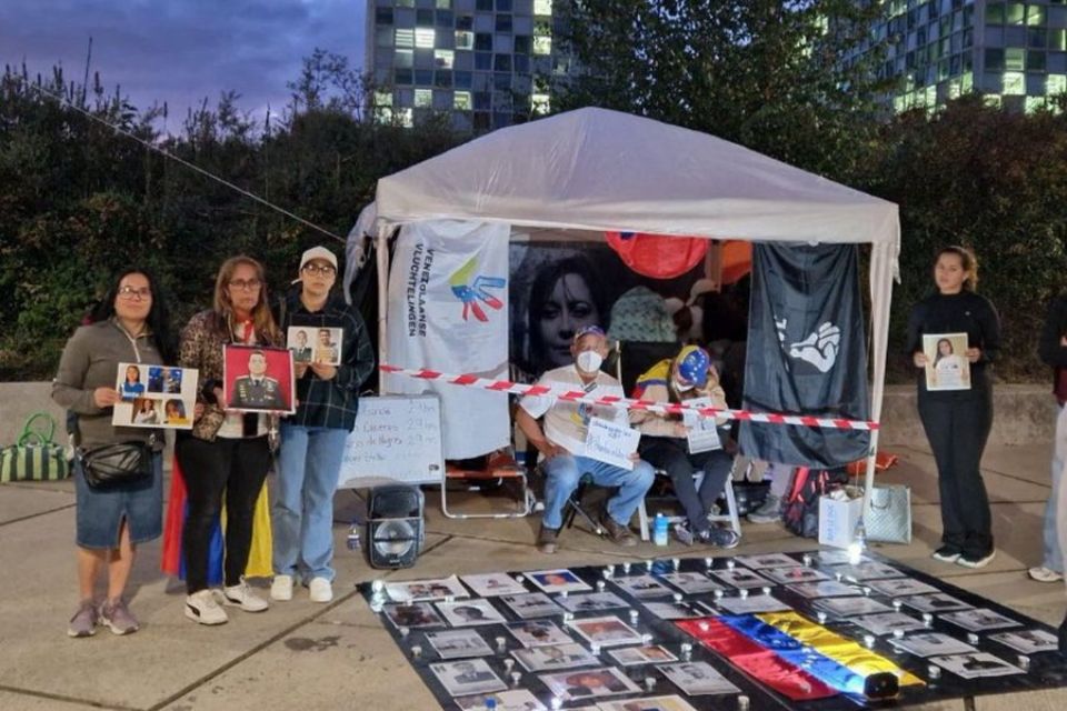 Venezolanos en la CPI sin respuesta, tras siete días de huelga: "Seguiremos resistiendo"