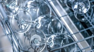 Verás cómo resbala el agua del fregadero sin dejar marca