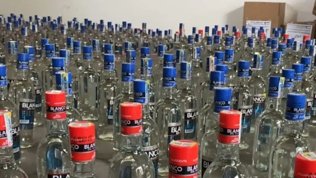autoridades incautaron más de 300 unidades de licor durante procedimientos en Dagua y Jamundí