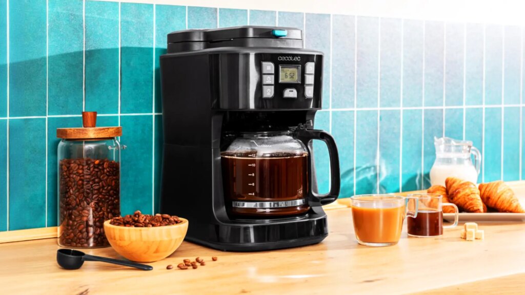 esta cafetera con molinillo integrado conserva el aroma al 100%