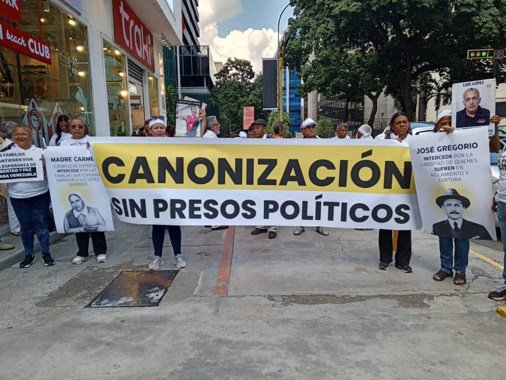 familiares piden al Papa que interceda por los presos políticos