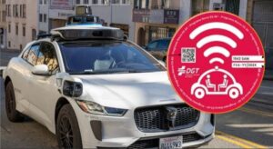 la DGT crea una nueva pegatina que permitirá circular por España a coches que ahora no pueden