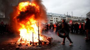 la histórica jornada de protesta concluyó con 180 detenidos y decenas de heridos