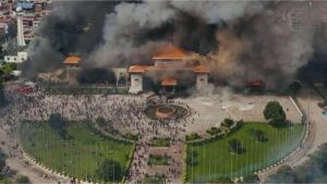 la impactante imagen de cómo quedó el Hotel Hilton tras las protestas