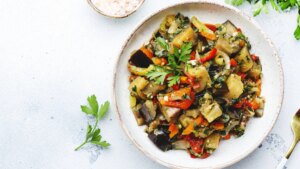 la sencilla receta de ragú de berenjena ideal para cualquier comida del día