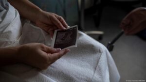 más protección para mujeres, también las migrantes – DW – 04/09/2025