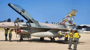 tanques, drones iraníes y 343.000 soldados al mando de Maduro