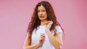 ¿Alergia a las personas? La ciencia empieza a investigar un síndrome tan extraño como inquietante