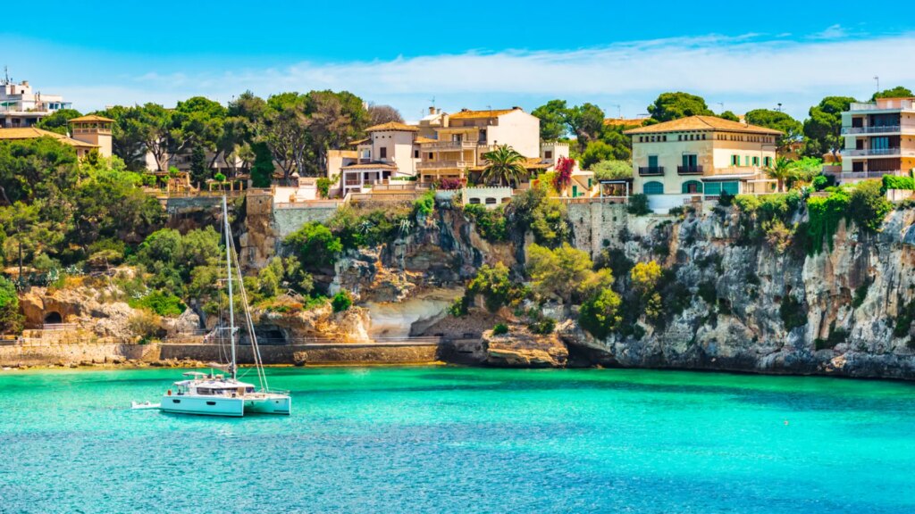 ¿Peces a precio de oro? El restaurante de Mallorca que cobró a un cliente 45.000 euros por "diversos platos de pescado"