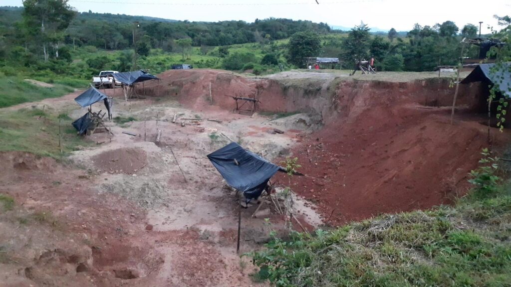 Al menos, 11 personas quedan atrapadas tras derrumbe de mina en el estado Bolívar