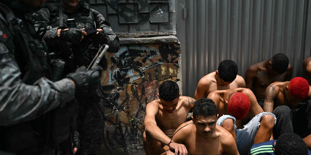Al menos 64 muertos y 100 detenidos en una operación contra el narcotráfico en Río de Janeiro