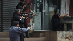 Al menos 64 muertos y 81 detenidos en una operación contra el narcotráfico en Río de Janeiro | elperiodico.com