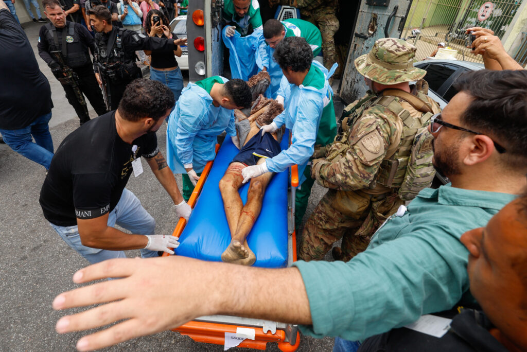 Al menos 64 muertos y 81 detenidos tras operación contra narcos en favelas de Río de Janeiro