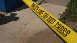 Al menos dos muertos y 20 heridos en dos tiroteos en diferentes puntos de Estados Unidos | elperiodico.com