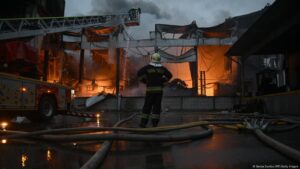 Al menos tres muertos en ataques rusos en Ucrania – DW – 25/10/2025