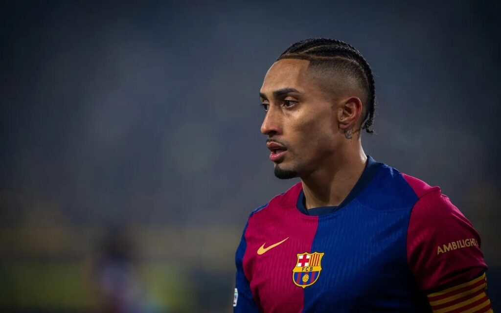 Baja sensible para el Barcelona: Raphinha se pierde el Clásico por lesión - AlbertoNews