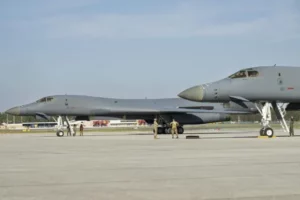 Bombarderos estadounidenses B-1B sobrevuelan costa venezolana