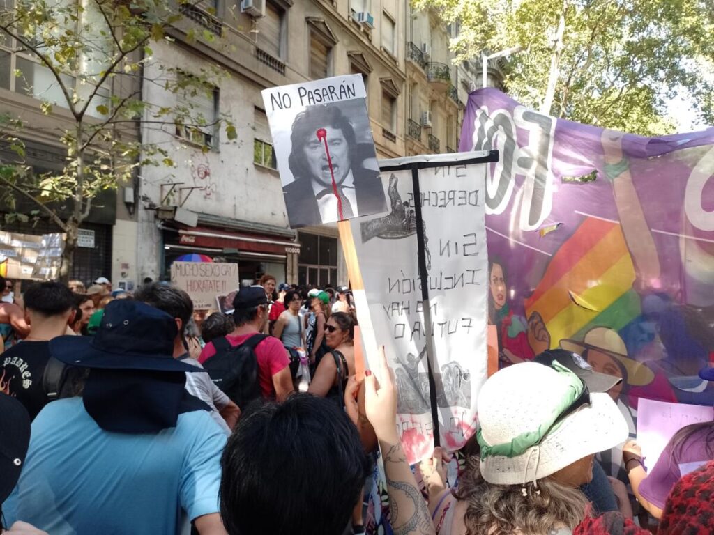 Crecen los ataques contra diversidades sexuales en la Argentina de Milei : IPS Agencia de Noticias