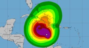 Cuba declara en «fase de alerta ciclónica» a seis provincias