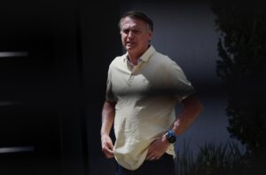 Defensa de expresidente brasileño Bolsonaro apela condena a 27 años de cárcel – AlbertoNews