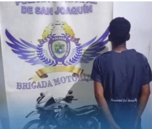 Detenido tras agredir a un policía en San Joaquín 