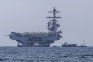 El Portaaviones Gerald Ford llega con más de 4 mil marines y decenas de aeronaves