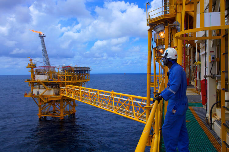 EEUU otorga licencia a Shell y Trinidad y Tobago para desarrollar yacimiento de gas venezolano, dice Reuters