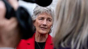 ELECCIONES EN IRLANDA | Catherine Connolly, abanderada de la izquierda, será la nueva presidenta | elperiodico.com