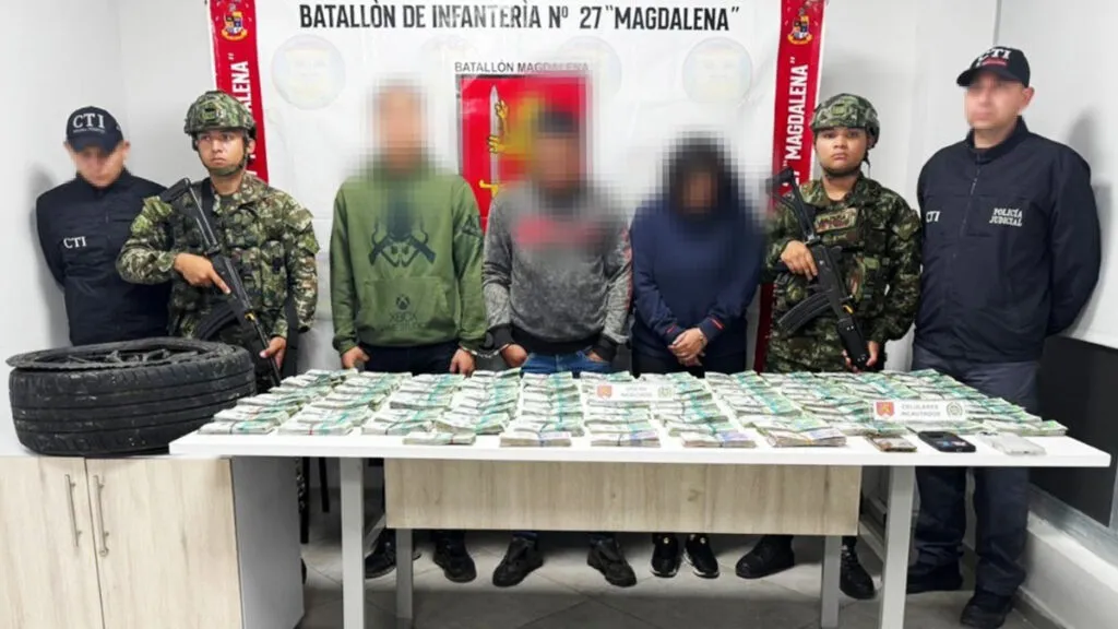 Ejército decomisa más de mil millones de pesos en efectivo que pertenecerían a los 'Comandos de Frontera'