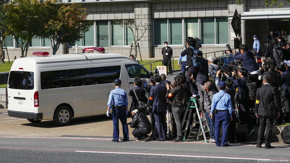 El acusado de matar a Shinzo Abe se declara culpable – DW – 28/10/2025