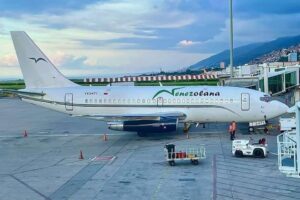 El avión de pasajeros 737-200 más antiguo del mundo opera en Venezuela