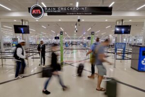 El cierre Federal de EE.UU. entra en su quinta semana con inquietud por el tráfico aéreo