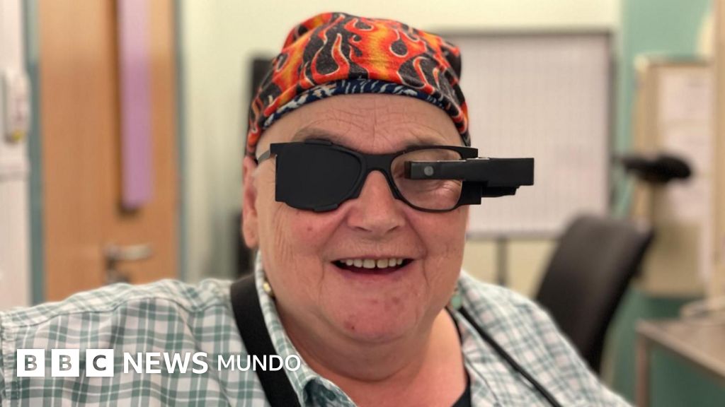 El innovador implante ocular que ayuda a pacientes ciegos a volver a leer