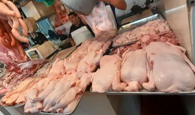 El pollo y los huevos se consolidaron como las proteínas más consumidas en Caracas por esta razón
