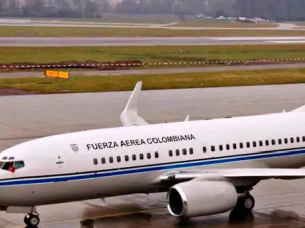 España niega combustible al avión presidencial de Petro por ‘Lista Clinton’ | Gobierno | Economía