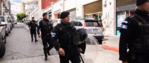 Guatemala detiene 23 policías por fuga masiva de pandilleros – AlbertoNews