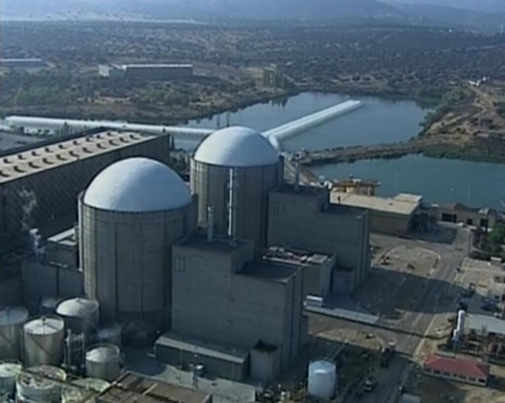 Iberdrola, Endesa y Naturgy trasladan al Gobierno su "disposición" a ampliar la vida de Almaraz